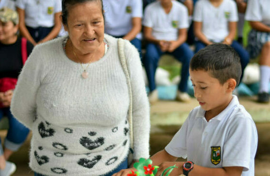 Con proyecto de capacitación ambiental y psicosocial, beneficiamos a más de 300 familias en Villanueva