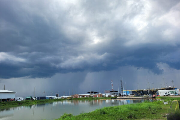 cielo nublado y lluvioso sobre las operaciones de GeoPark en Casanare